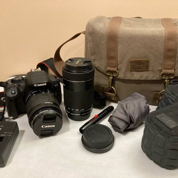 Canon EOS 700D / Rebel T5i - Picture 5 of 5